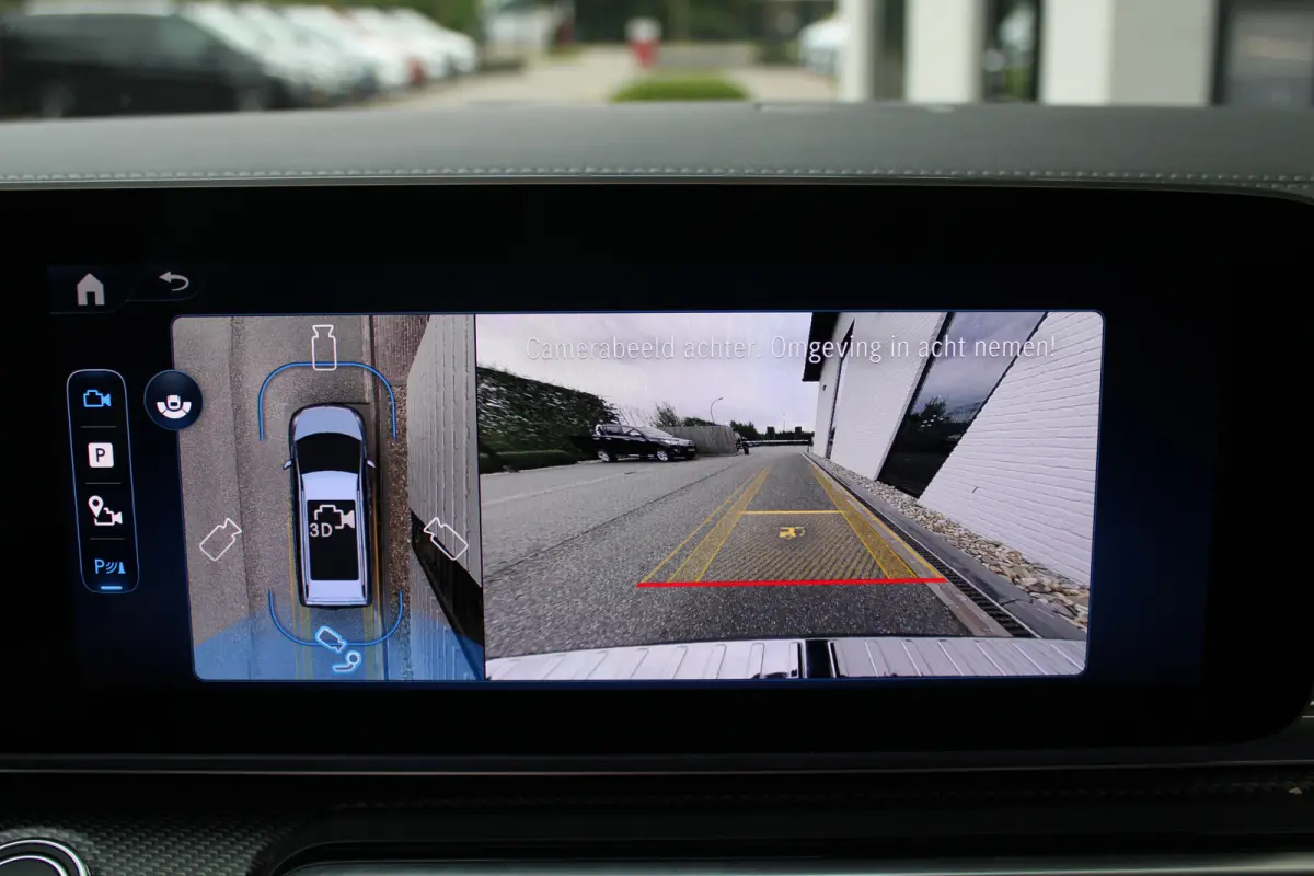 300d / DC / AMG / Panorama / bj 2025 / 2x Elec Schuifd / 360 Cam / Burmester / Vol Opties / NIEUWSTAAT