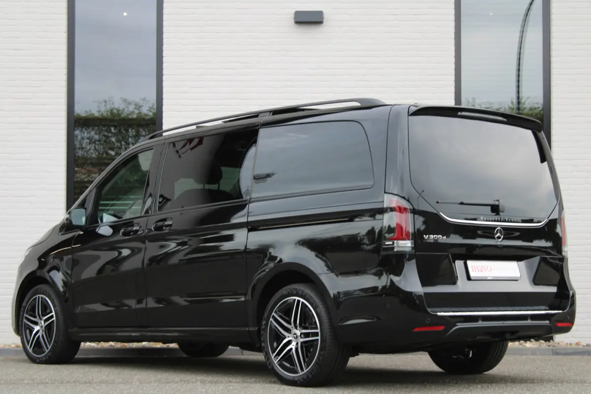 300d / DC / AMG / Panorama / bj 2025 / 2x Elec Schuifd / 360 Cam / Burmester / Vol Opties / NIEUWSTAAT