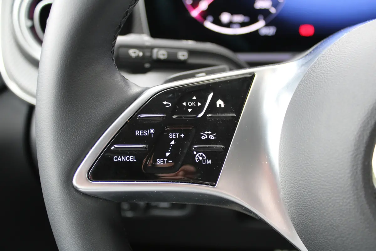 300d / DC / AMG / Panorama / bj 2025 / 2x Elec Schuifd / 360 Cam / Burmester / Vol Opties / NIEUWSTAAT