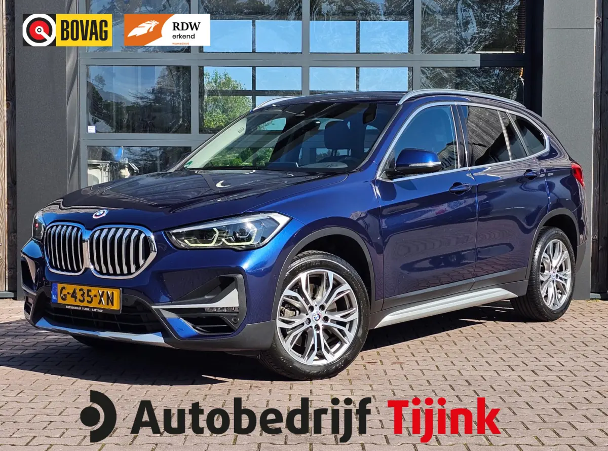 sDrive20i VDL Nedcar Edition | LED | Trekhaak | Leder | Stoelverwarming | Camera | Elek. achterklep |