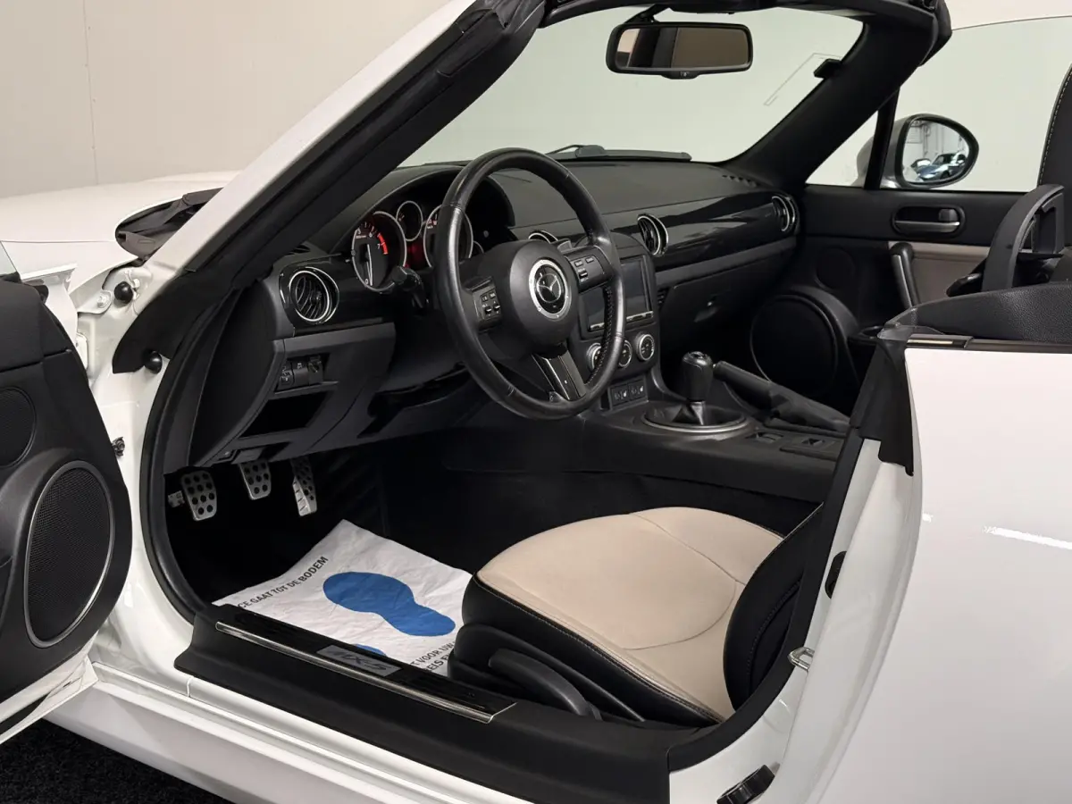 1.8 Silver Edition | LEDER | CARPLAY | CAMERA