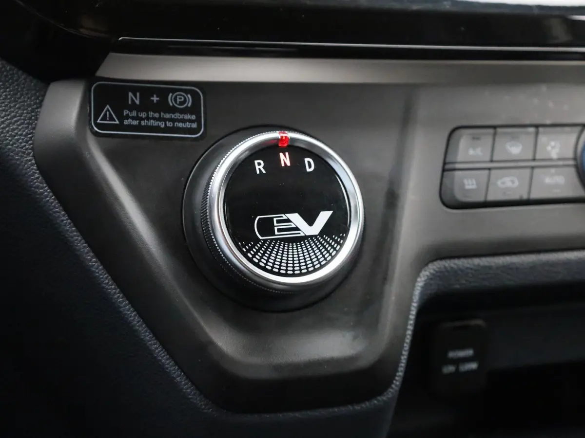 SWB 50 kWh | Climate Control | Apple Carplay / Android Auto | Stoelverwarming | Achteruitrijcamera |