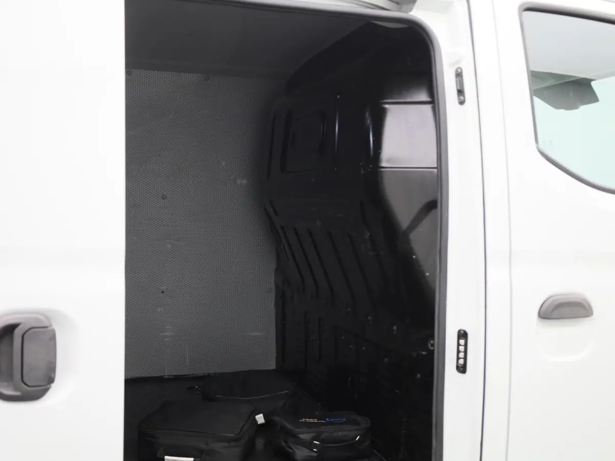 SWB 50 kWh | Climate Control | Apple Carplay / Android Auto | Stoelverwarming | Achteruitrijcamera |