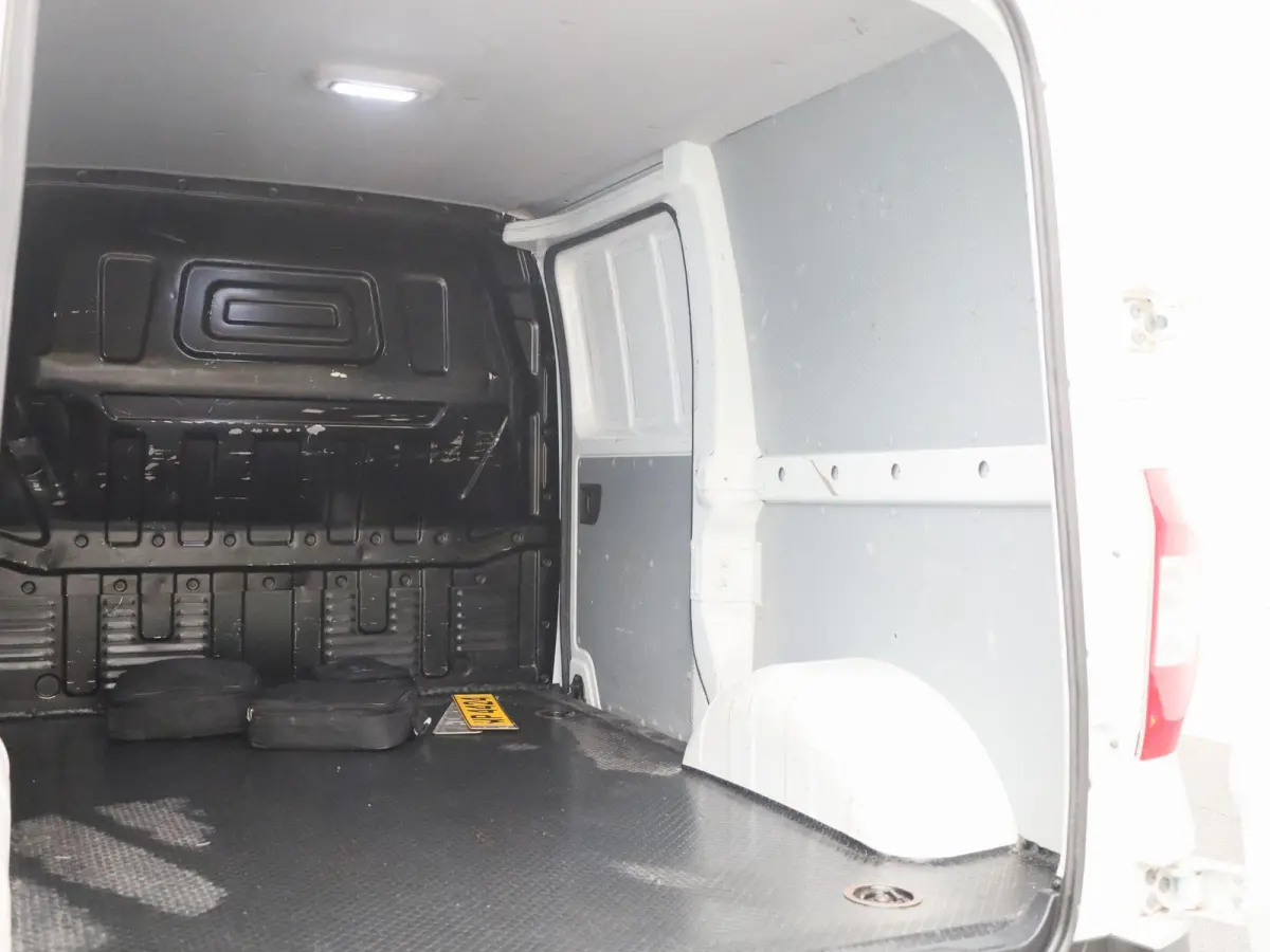 SWB 50 kWh | Climate Control | Apple Carplay / Android Auto | Stoelverwarming | Achteruitrijcamera |