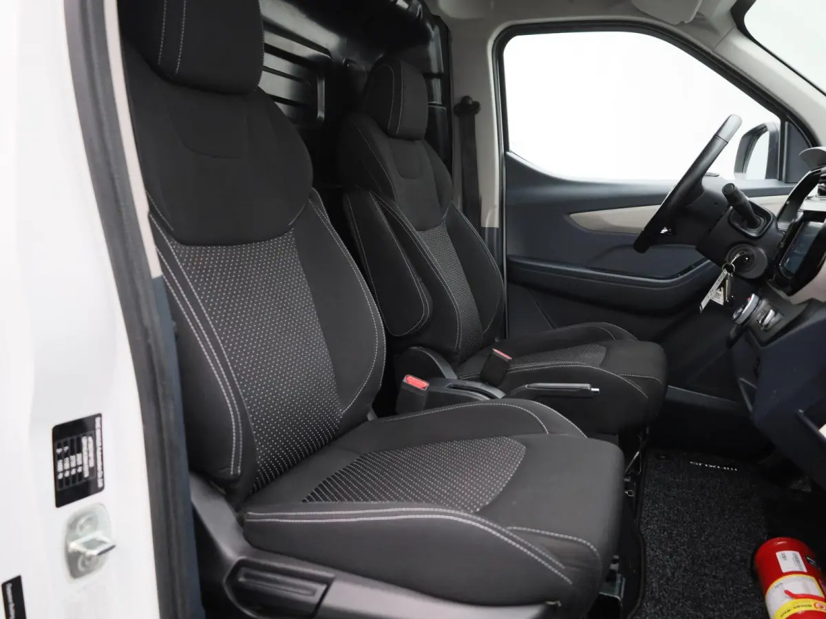 SWB 50 kWh | Climate Control | Apple Carplay / Android Auto | Stoelverwarming | Achteruitrijcamera |