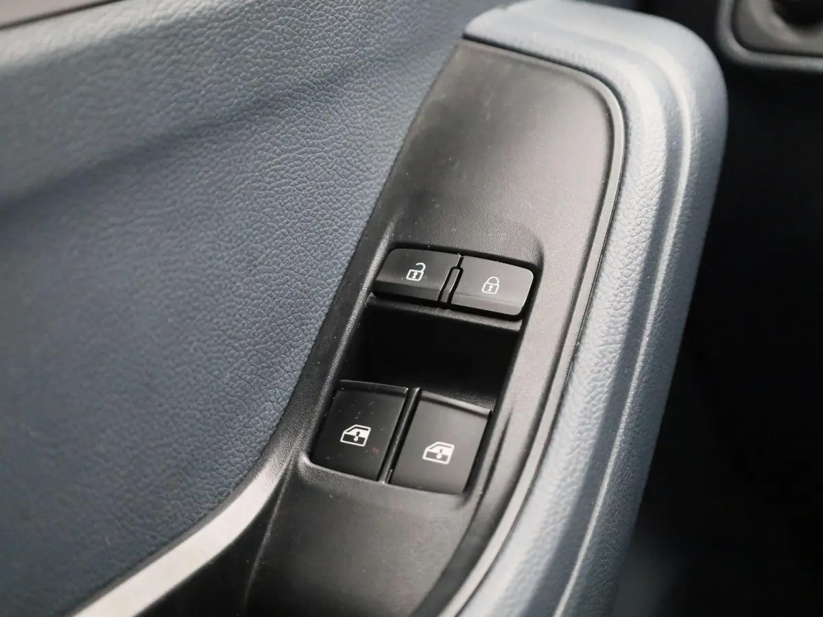 SWB 50 kWh | Climate Control | Apple Carplay / Android Auto | Stoelverwarming | Achteruitrijcamera |