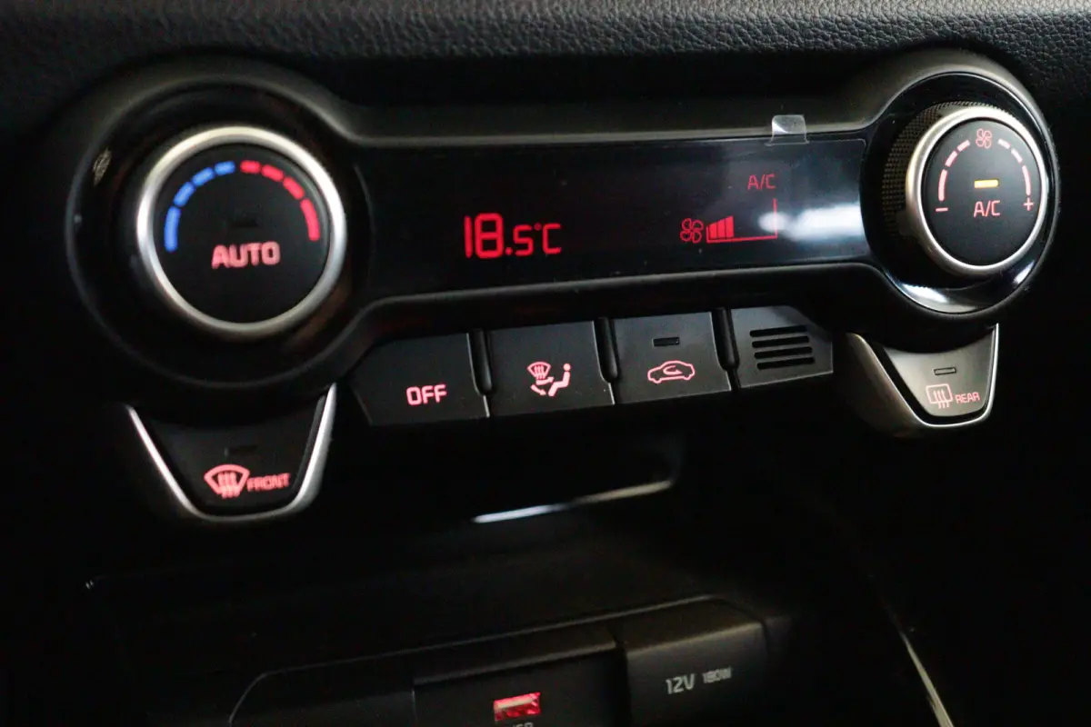 1.0 T-GDi MHEV DynamicPlusLine | NAVI / APPCONNECT | CLIMA | CAMERA + PDC | STUUR / STOELVERW  | LANE-ASSIST |