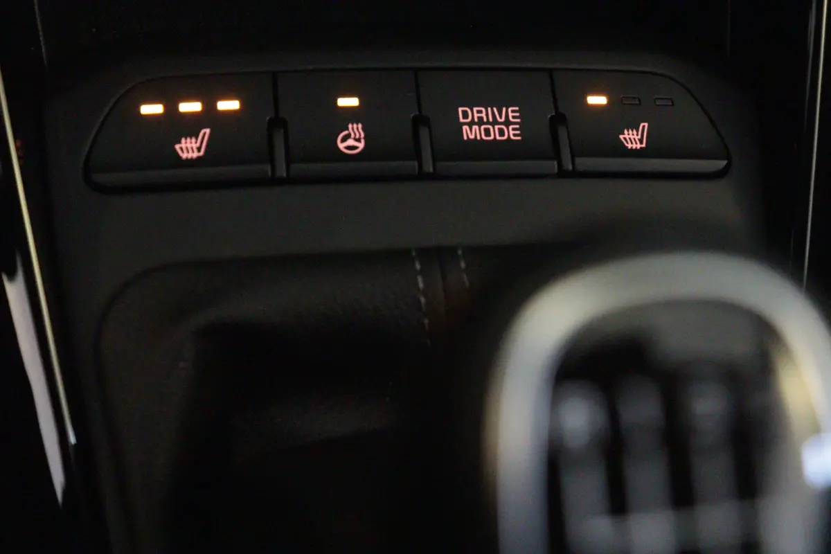 1.0 T-GDi MHEV DynamicPlusLine | NAVI / APPCONNECT | CLIMA | CAMERA + PDC | STUUR / STOELVERW  | LANE-ASSIST |