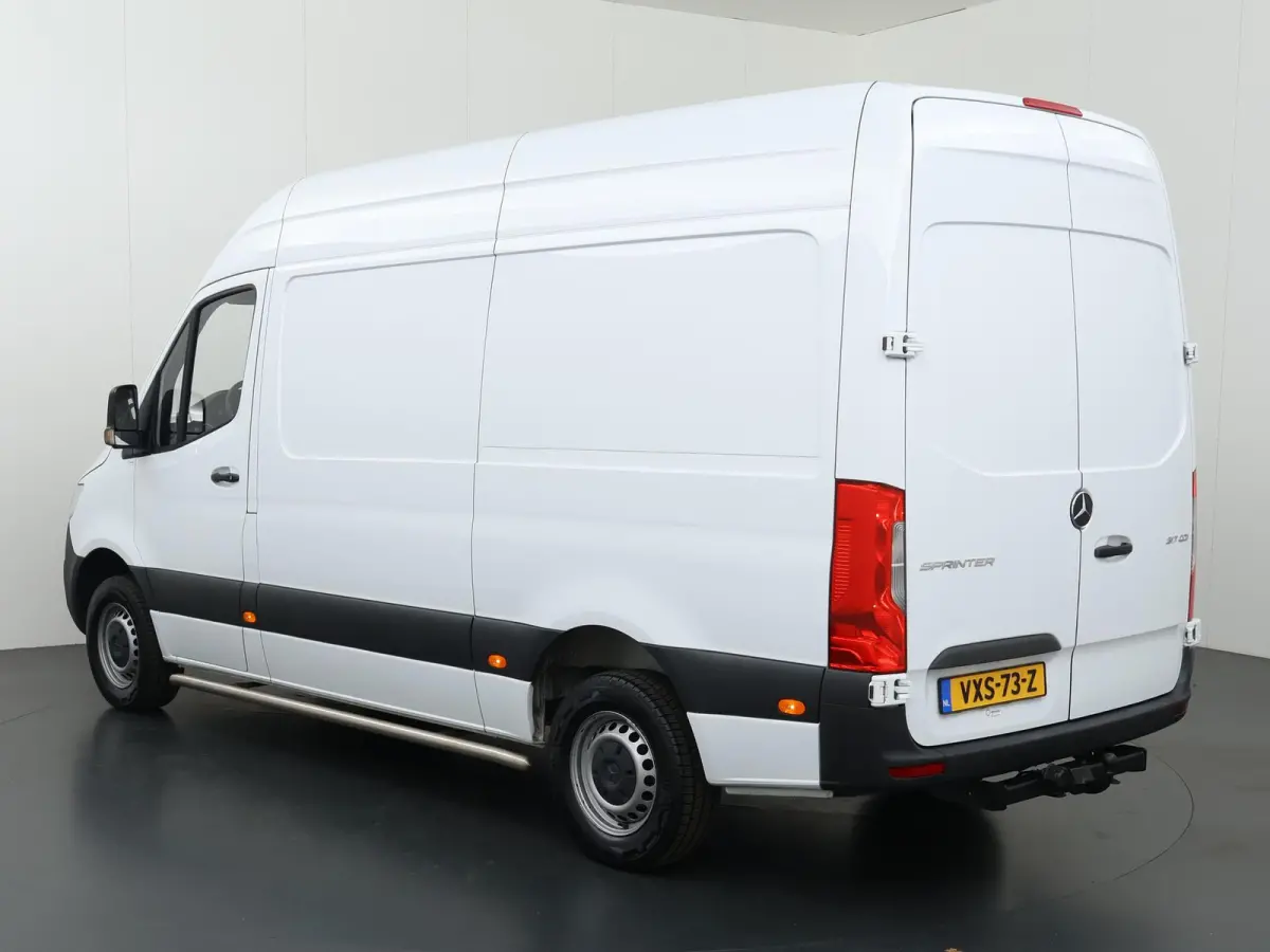 317 CDI | 170 PK | L2 H2 | RWD | 2800 KG. AHW | TREKHAAK | AIRCO | BLUETOOTH | SIDEBARS | 3-ZITS | CERTIFIED