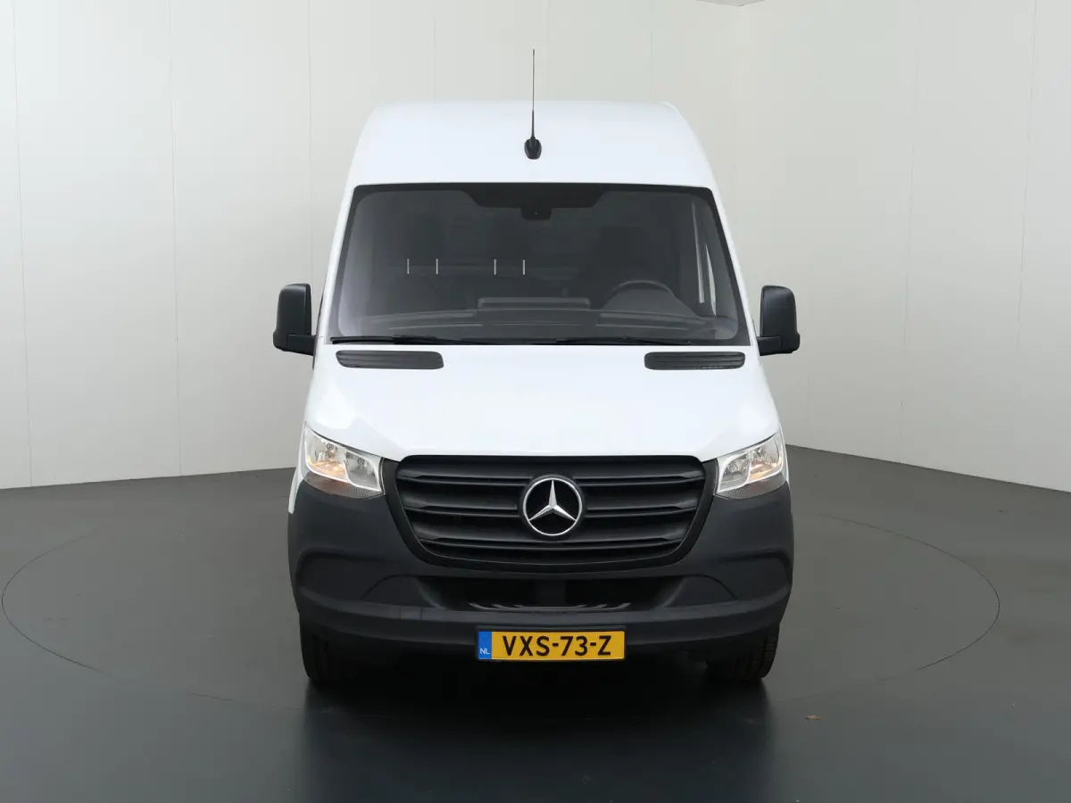317 CDI | 170 PK | L2 H2 | RWD | 2800 KG. AHW | TREKHAAK | AIRCO | BLUETOOTH | SIDEBARS | 3-ZITS | CERTIFIED