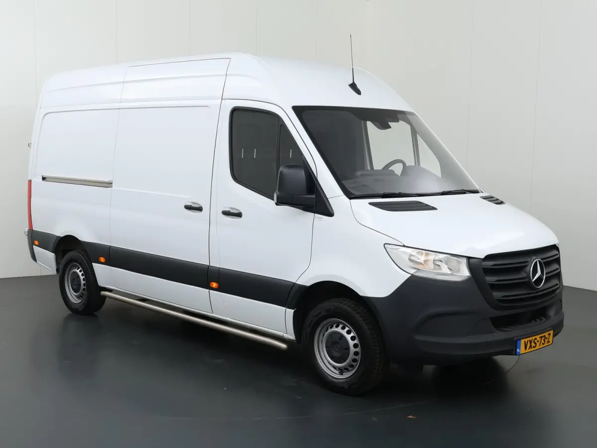 317 CDI | 170 PK | L2 H2 | RWD | 2800 KG. AHW | TREKHAAK | AIRCO | BLUETOOTH | SIDEBARS | 3-ZITS | CERTIFIED
