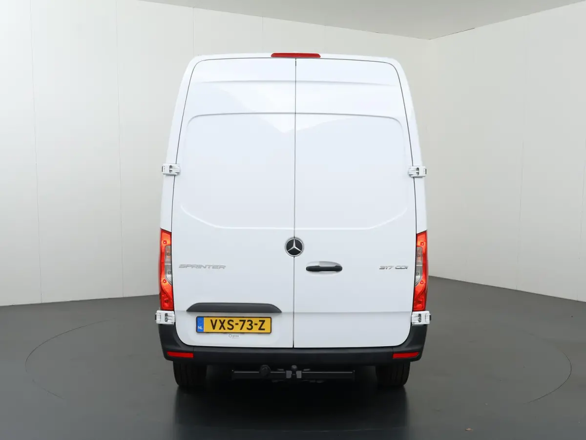 317 CDI | 170 PK | L2 H2 | RWD | 2800 KG. AHW | TREKHAAK | AIRCO | BLUETOOTH | SIDEBARS | 3-ZITS | CERTIFIED