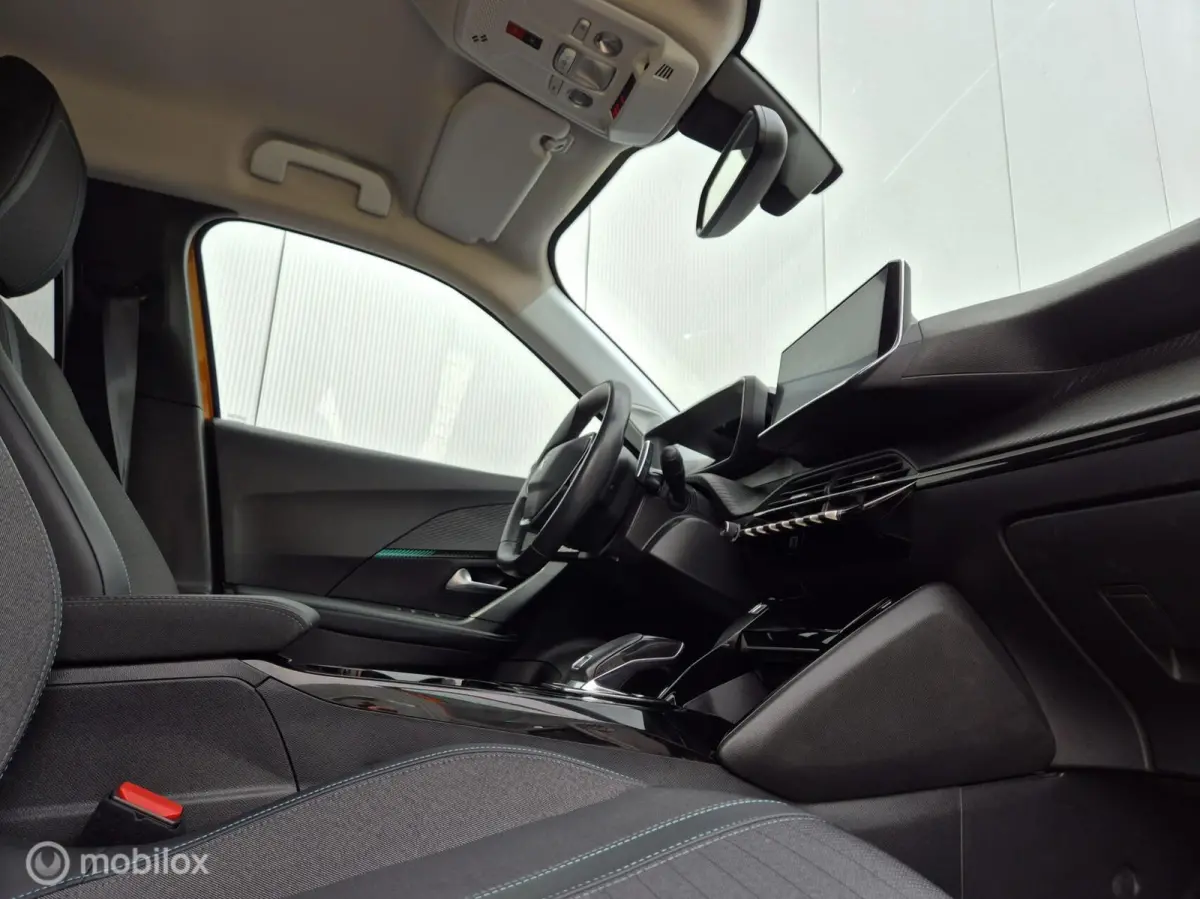 1.2 PURETECH ALLURE AUTOMAAT/CAMERA/FULL LED/KEYLESS/HALF-LEDER/I-COCKPIT