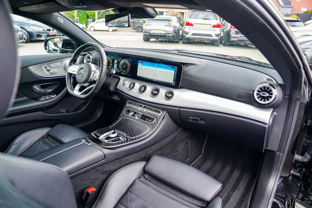 200 Premium Plus | 360 Camera | Elektrische verstelbare voorstoelen | Burmester | Memory