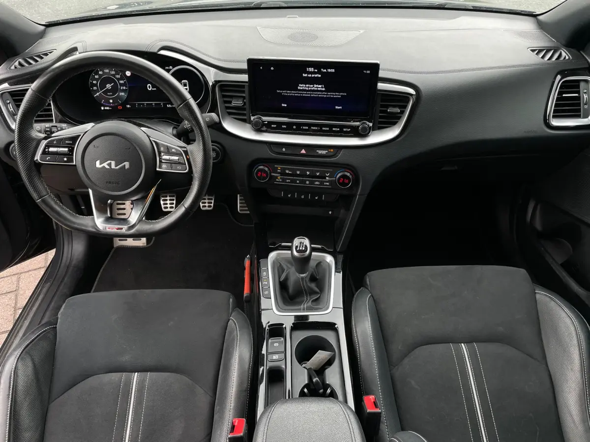 1.5 T-GDI GT-Line 1E EIG ORG NL DEALEROND|CAMERA|VIRTUAL.COCKPIT|STOEL+STUURVRM|BLINSDPOT|LANE.ASSIST|CRUISE.CONTROL|