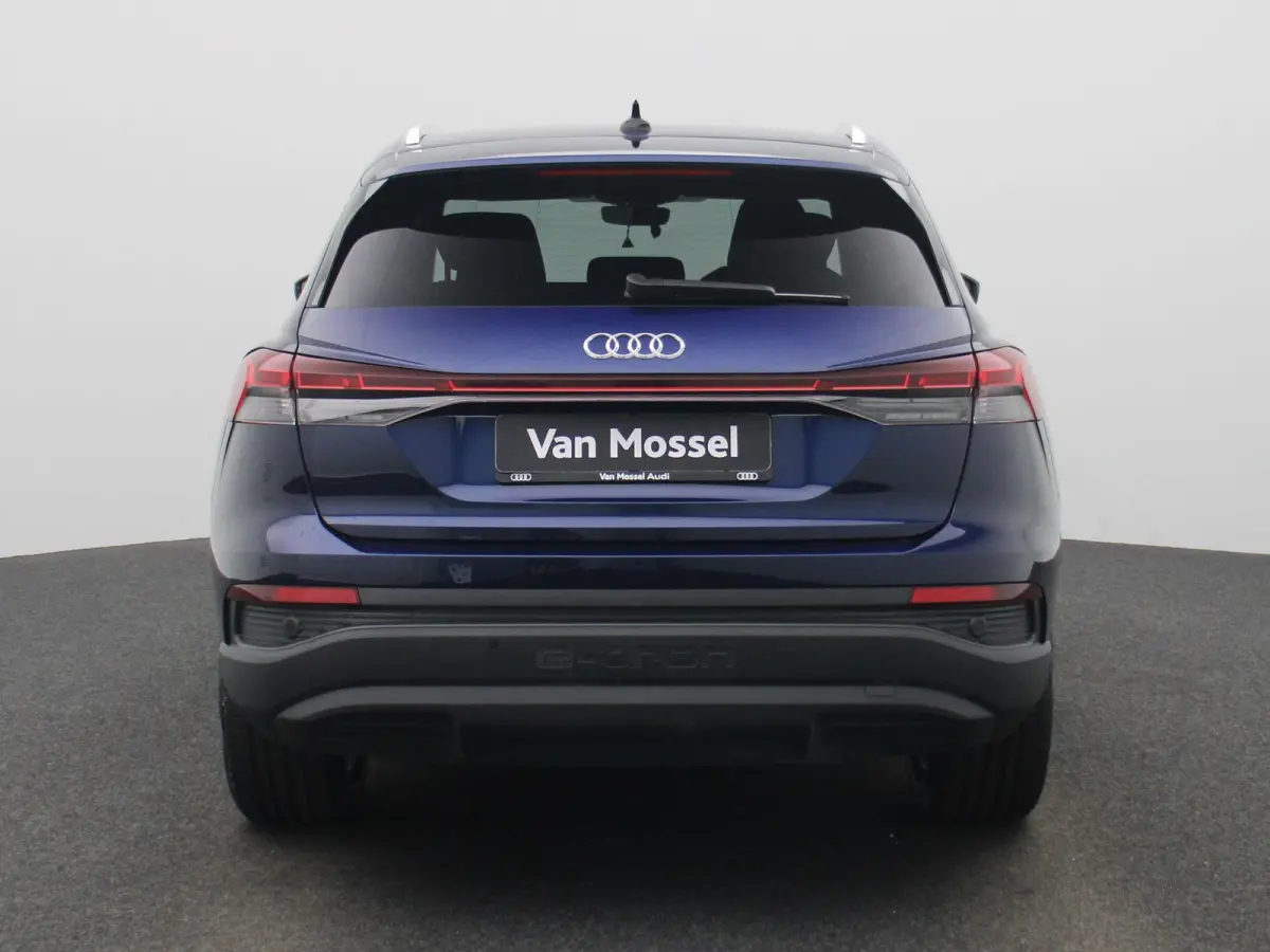 40 Edition 63 kWh l Climate control l Navigatie l Parkeersensoren l Privacy glas l Stoelverwarming l LED-koplampen l Audi sound system l Audi virtual cockpit l Lichtmetalen wielen