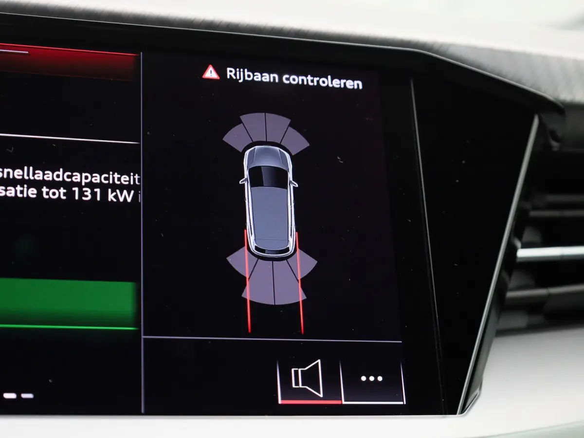 40 Edition 63 kWh l Climate control l Navigatie l Parkeersensoren l Privacy glas l Stoelverwarming l LED-koplampen l Audi sound system l Audi virtual cockpit l Lichtmetalen wielen