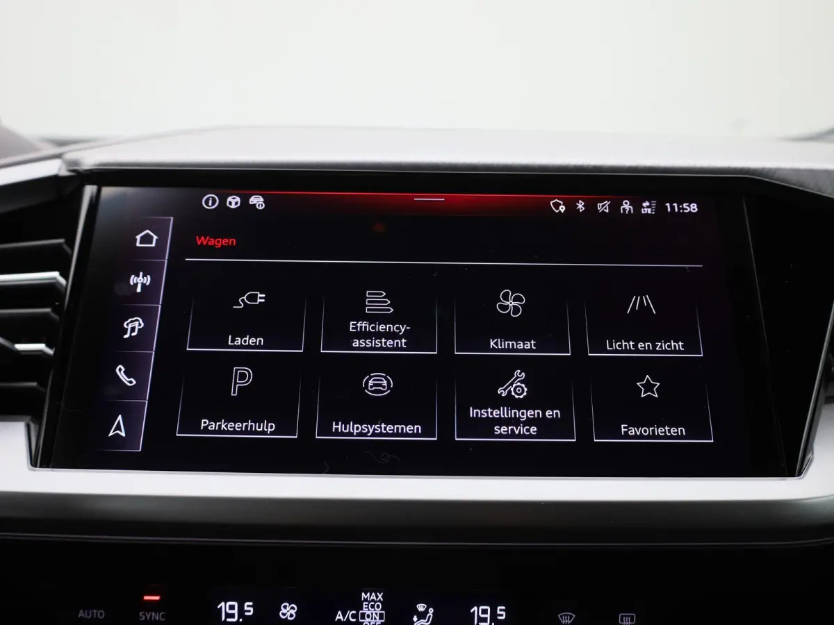40 Edition 63 kWh l Climate control l Navigatie l Parkeersensoren l Privacy glas l Stoelverwarming l LED-koplampen l Audi sound system l Audi virtual cockpit l Lichtmetalen wielen