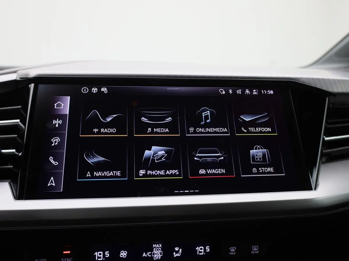 40 Edition 63 kWh l Climate control l Navigatie l Parkeersensoren l Privacy glas l Stoelverwarming l LED-koplampen l Audi sound system l Audi virtual cockpit l Lichtmetalen wielen