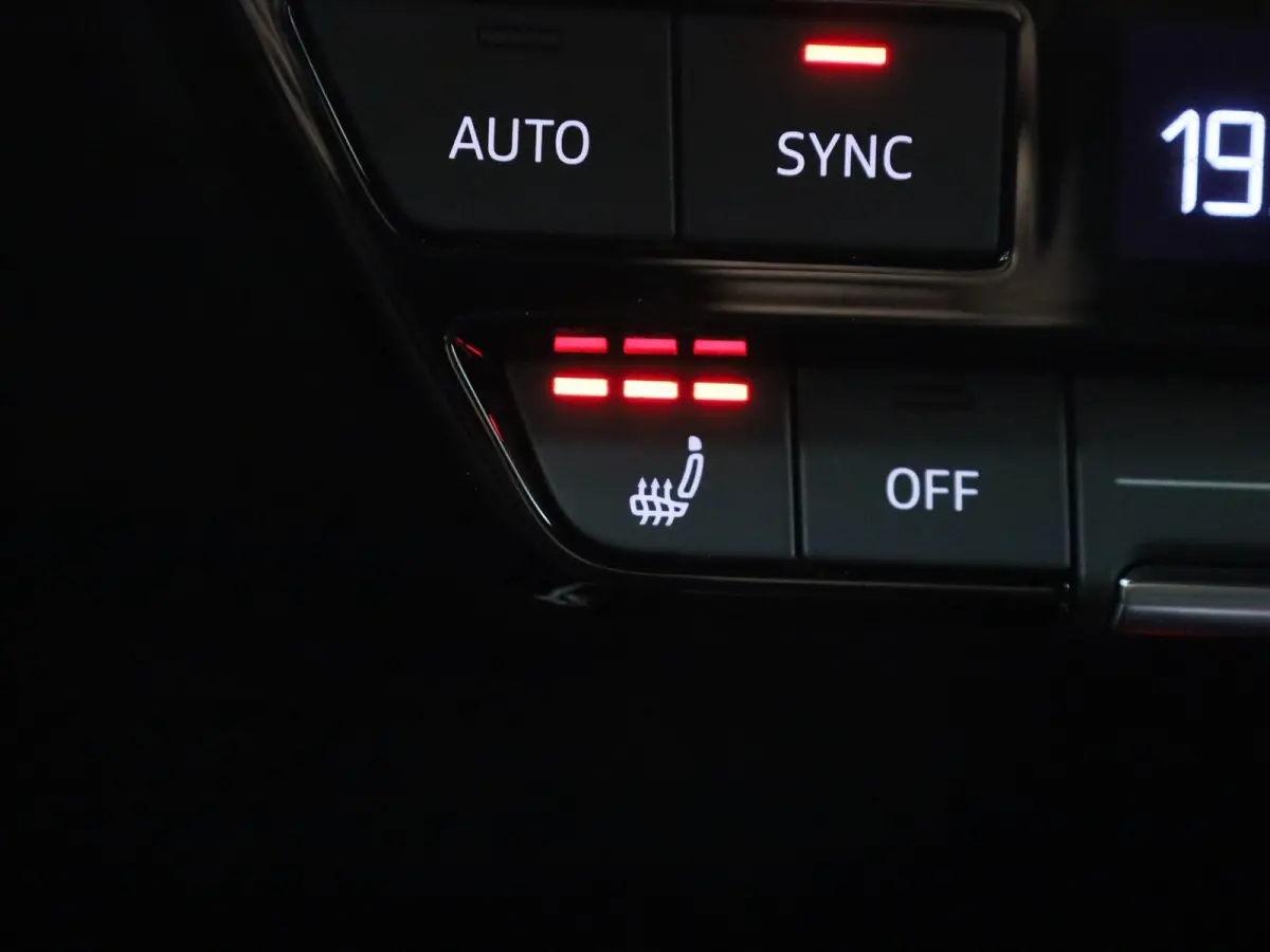 40 Edition 63 kWh l Climate control l Navigatie l Parkeersensoren l Privacy glas l Stoelverwarming l LED-koplampen l Audi sound system l Audi virtual cockpit l Lichtmetalen wielen