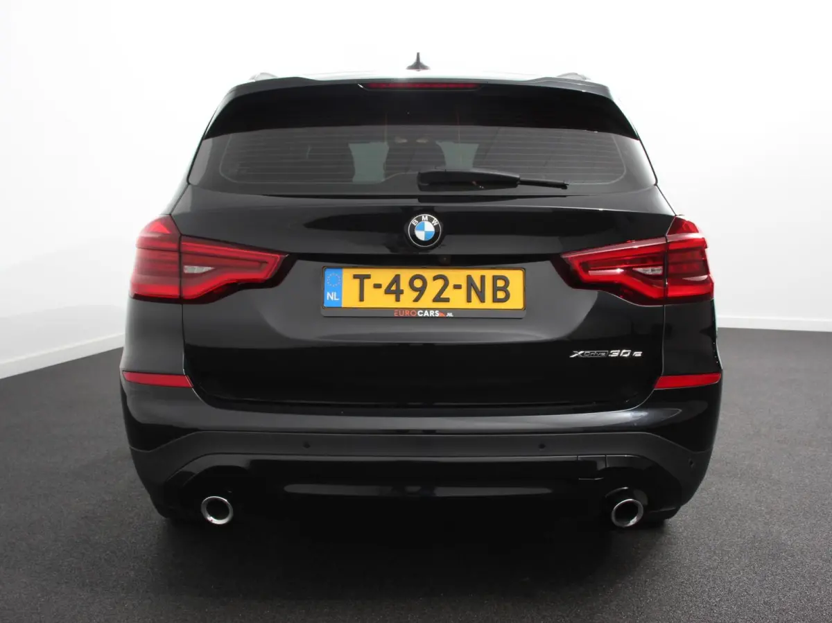xDrive30e Plug in Hybride Advantage Automaat Navigatie Climate Control Adaptieve Cruise Control Head up display Led Dab Parkeer sensoren V+A Stoelverwarming Camera