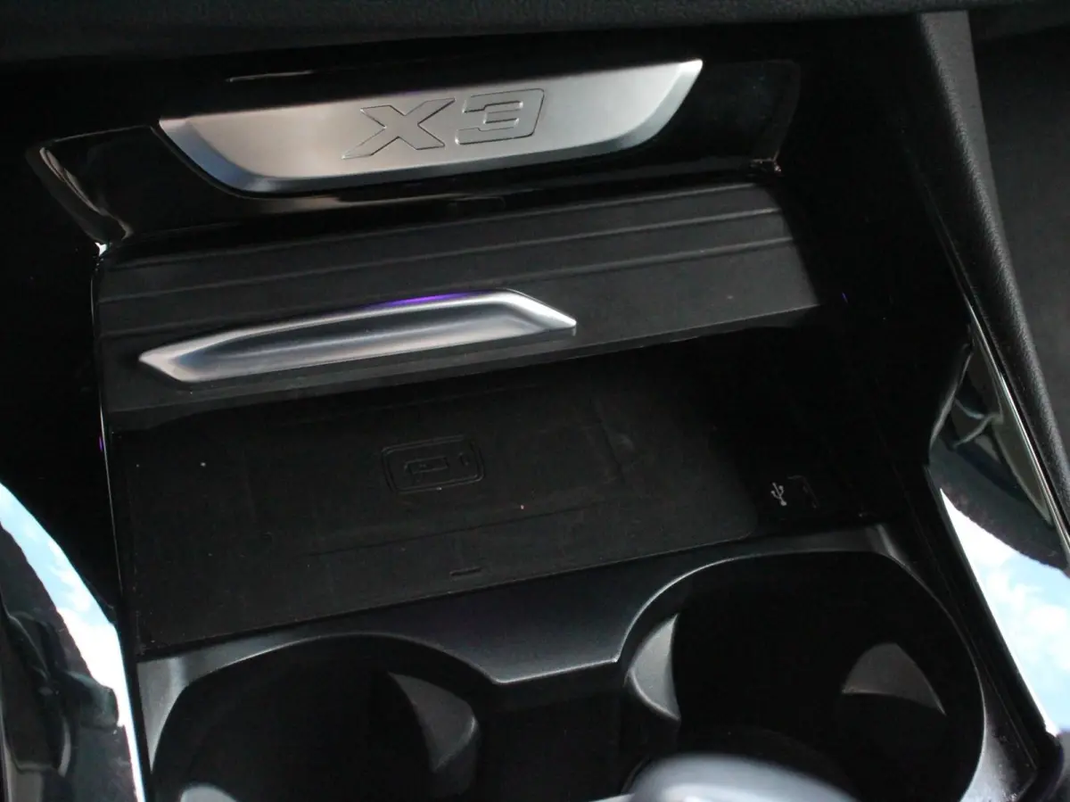 xDrive30e Plug in Hybride Advantage Automaat Navigatie Climate Control Adaptieve Cruise Control Head up display Led Dab Parkeer sensoren V+A Stoelverwarming Camera