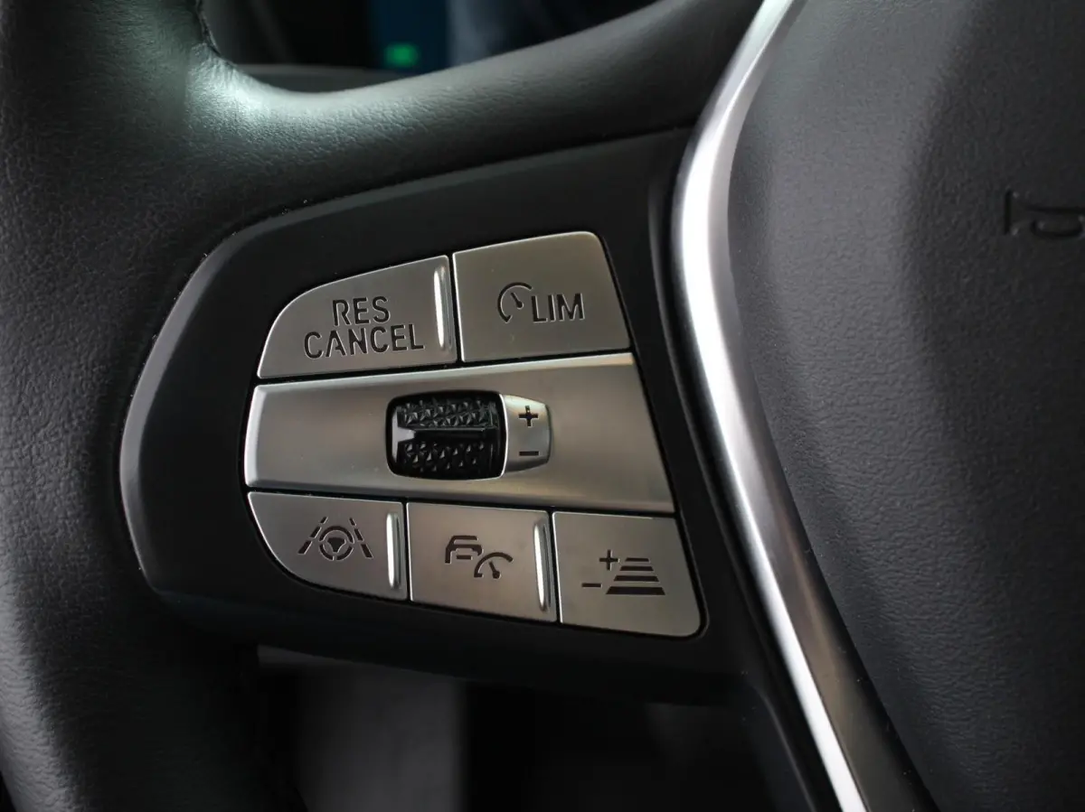 xDrive30e Plug in Hybride Advantage Automaat Navigatie Climate Control Adaptieve Cruise Control Head up display Led Dab Parkeer sensoren V+A Stoelverwarming Camera