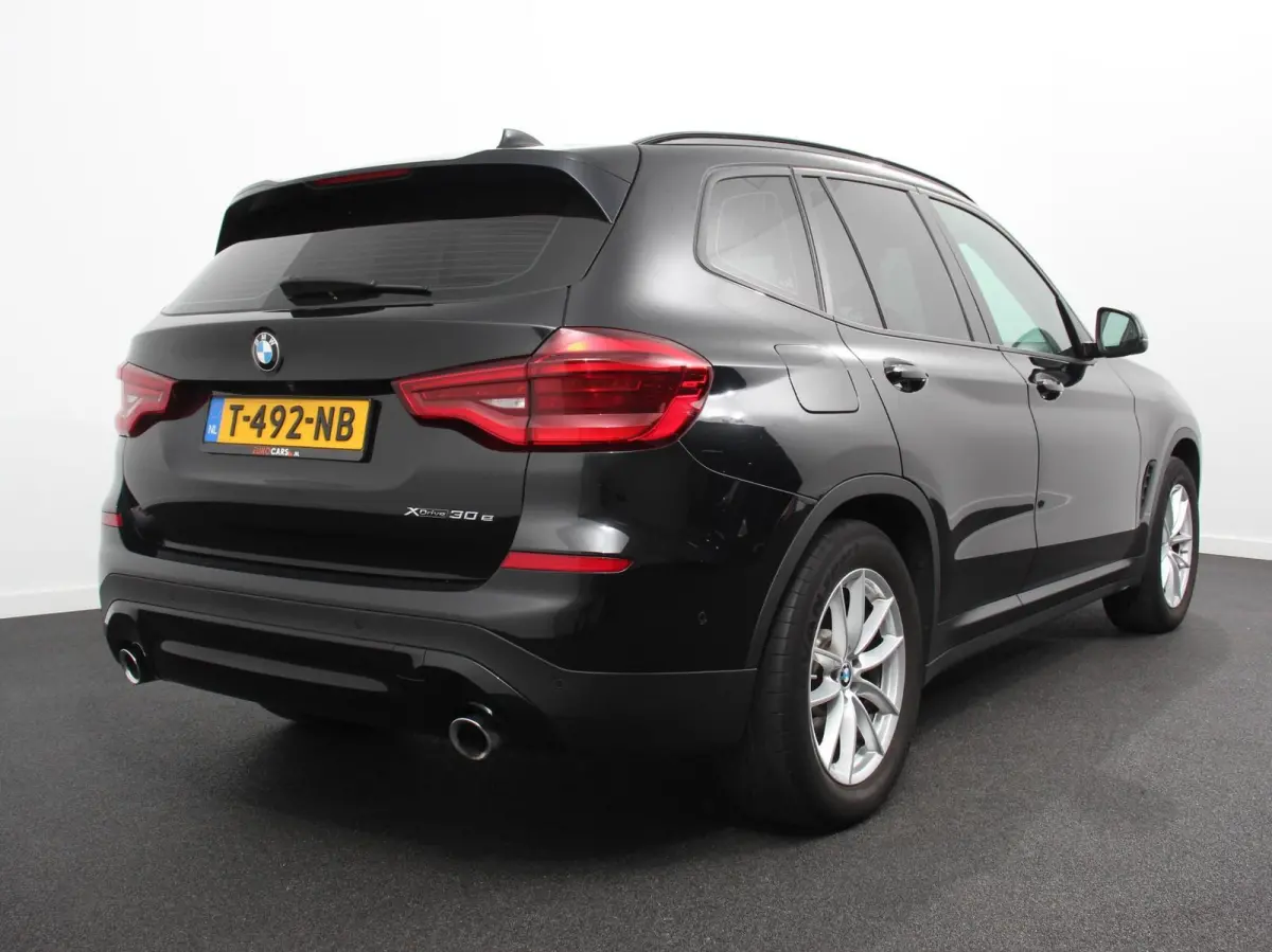 xDrive30e Plug in Hybride Advantage Automaat Navigatie Climate Control Adaptieve Cruise Control Head up display Led Dab Parkeer sensoren V+A Stoelverwarming Camera