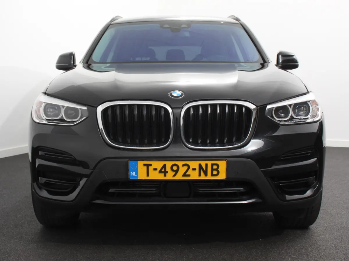 xDrive30e Plug in Hybride Advantage Automaat Navigatie Climate Control Adaptieve Cruise Control Head up display Led Dab Parkeer sensoren V+A Stoelverwarming Camera