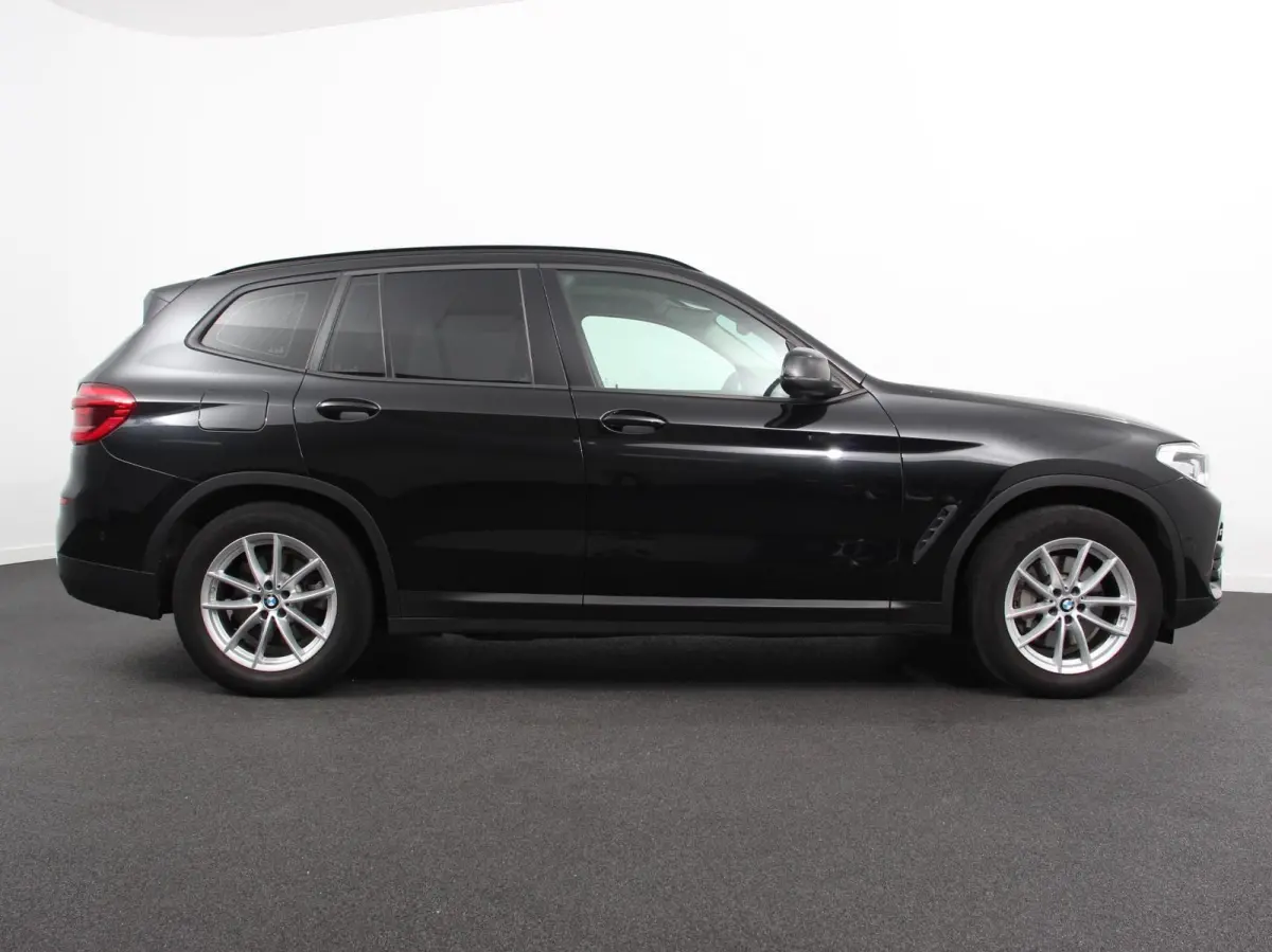 xDrive30e Plug in Hybride Advantage Automaat Navigatie Climate Control Adaptieve Cruise Control Head up display Led Dab Parkeer sensoren V+A Stoelverwarming Camera