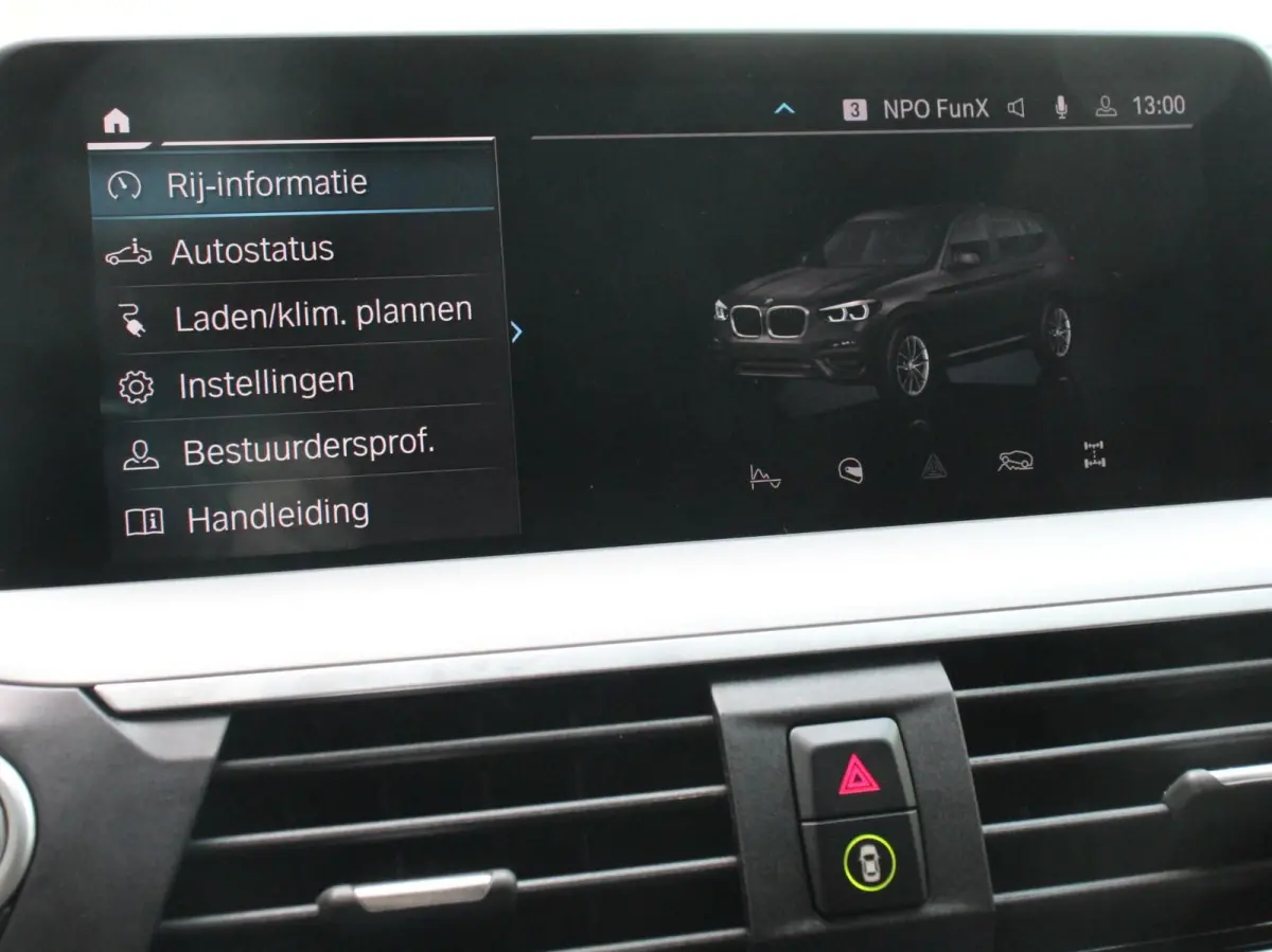 xDrive30e Plug in Hybride Advantage Automaat Navigatie Climate Control Adaptieve Cruise Control Head up display Led Dab Parkeer sensoren V+A Stoelverwarming Camera