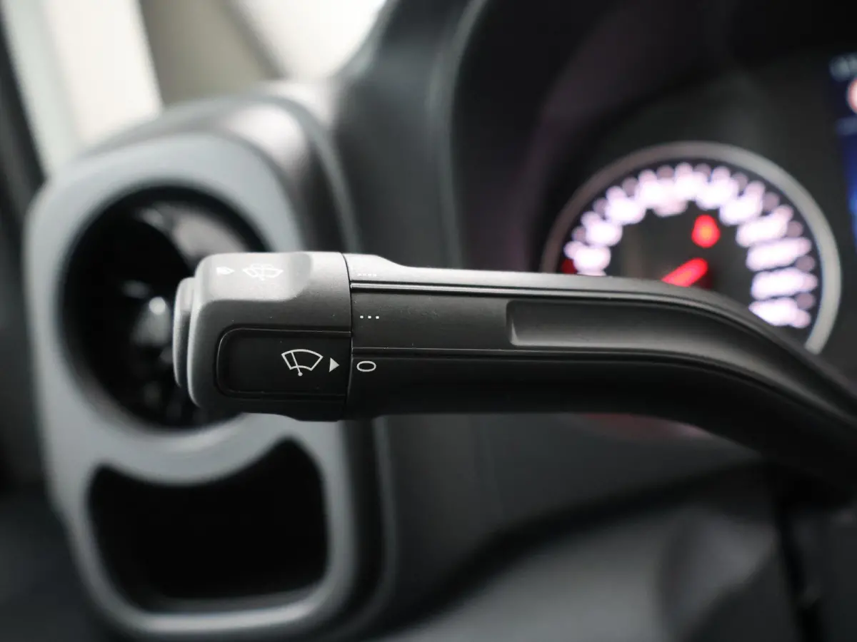 116 CDI Aut. | Lang L2 | Select | MODEL 2025 | Dodehoekassistent | LED koplampen | Cruise Control | Parkeercamera | Navigatie | DAB Radio | Verwarmd Stuurwiel | Lane-Assist | 3-zits | Achter