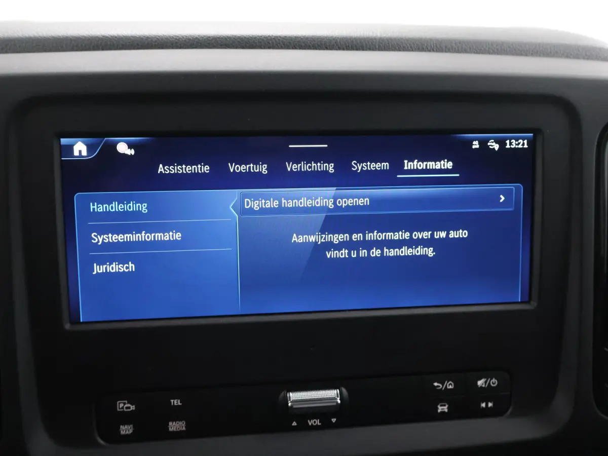 116 CDI Aut. | Lang L2 | Select | MODEL 2025 | Dodehoekassistent | LED koplampen | Cruise Control | Parkeercamera | Navigatie | DAB Radio | Verwarmd Stuurwiel | Lane-Assist | 3-zits | Achter