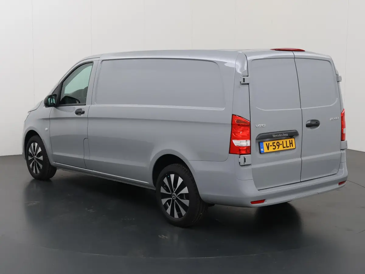 116 CDI Aut. | Lang L2 | Select | MODEL 2025 | Dodehoekassistent | LED koplampen | Cruise Control | Parkeercamera | Navigatie | DAB Radio | Verwarmd Stuurwiel | Lane-Assist | 3-zits | Achter