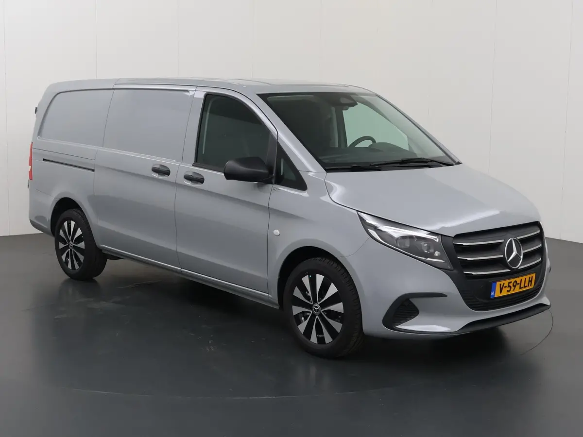116 CDI Aut. | Lang L2 | Select | MODEL 2025 | Dodehoekassistent | LED koplampen | Cruise Control | Parkeercamera | Navigatie | DAB Radio | Verwarmd Stuurwiel | Lane-Assist | 3-zits | Achter