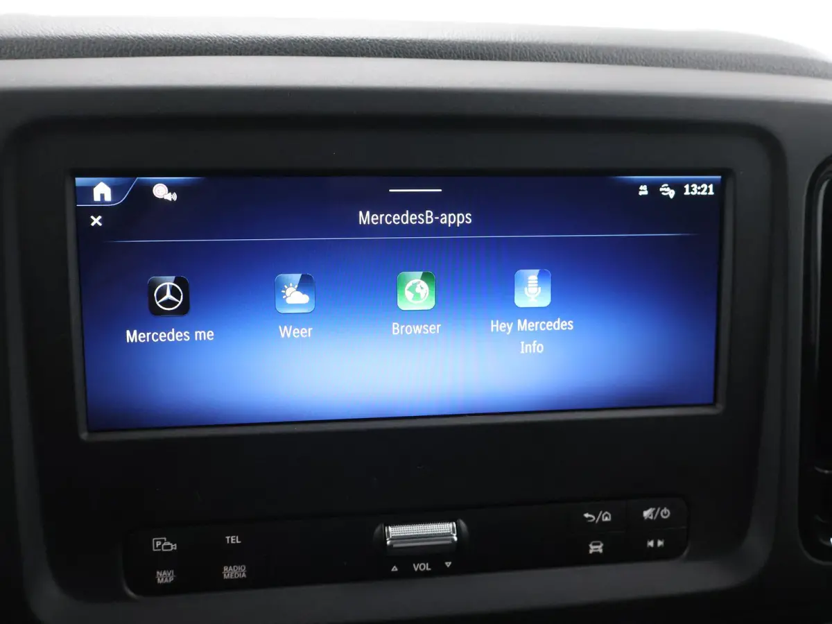 116 CDI Aut. | Lang L2 | Select | MODEL 2025 | Dodehoekassistent | LED koplampen | Cruise Control | Parkeercamera | Navigatie | DAB Radio | Verwarmd Stuurwiel | Lane-Assist | 3-zits | Achter