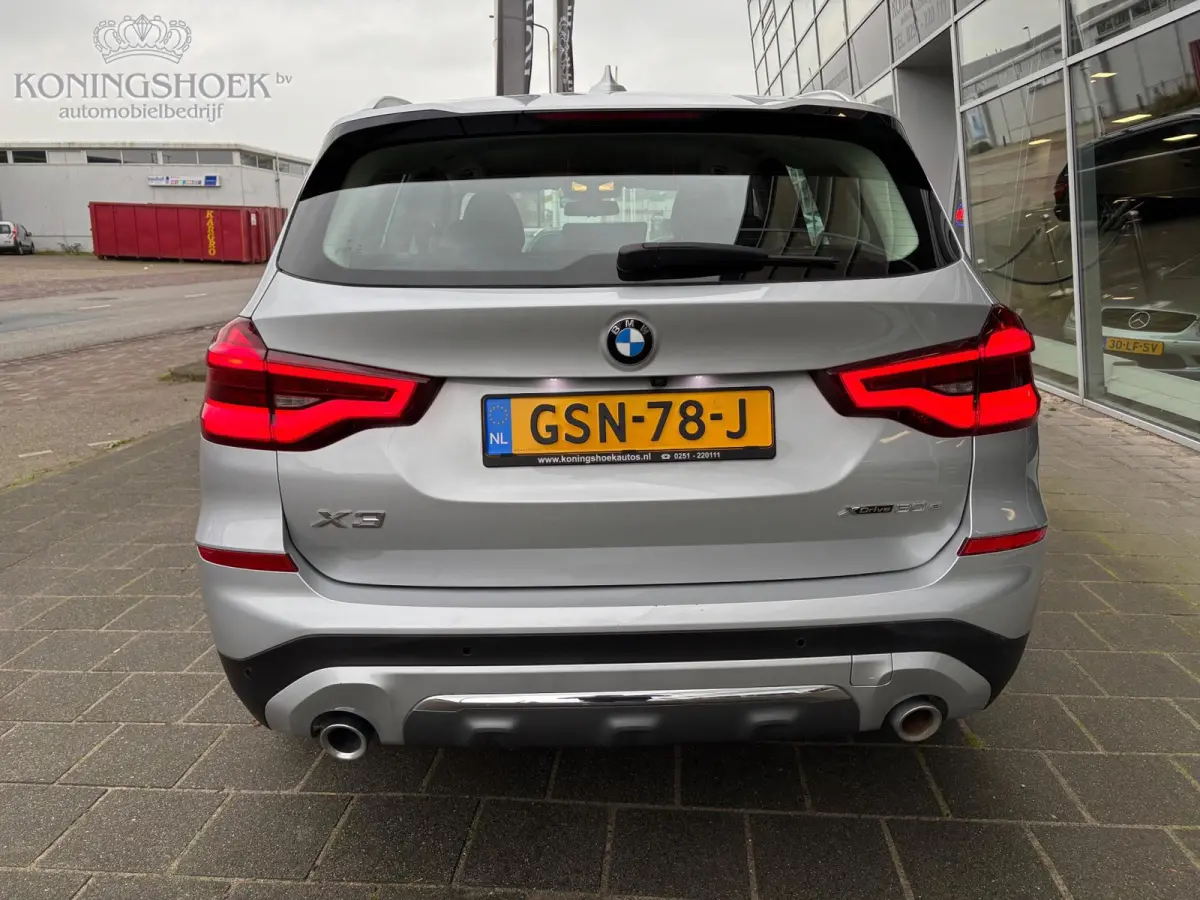 XDrive30e Luxury Line Executive