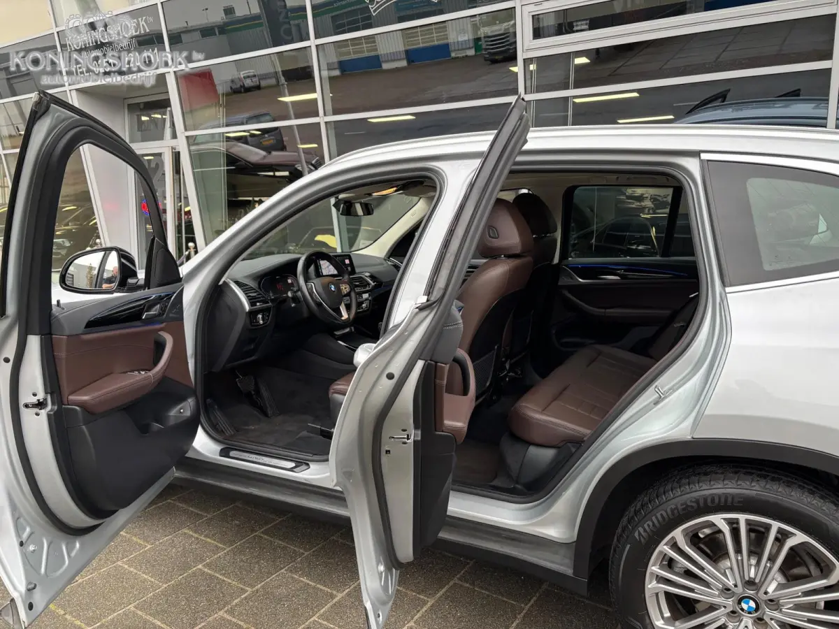 XDrive30e Luxury Line Executive