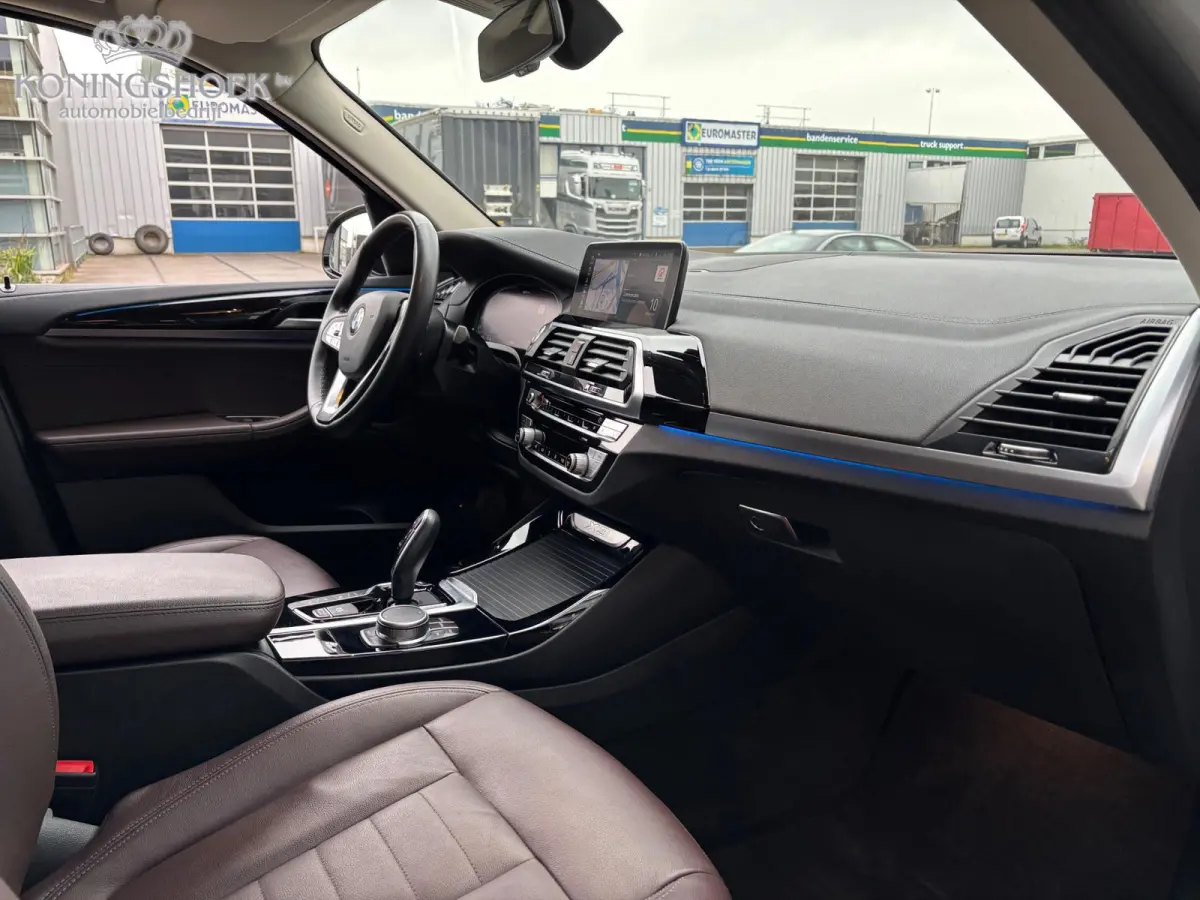 XDrive30e Luxury Line Executive