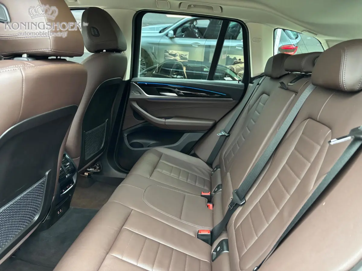 XDrive30e Luxury Line Executive