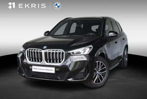 xDrive25e | M Sportpakket | Comfort Pack | 18 inch | Stuurwielrand verwarmd | M Adaptief onderstel | Glazen panoramadak | Head-Up Display | Harman Kardon | Elektrisch verstelbare stoelen