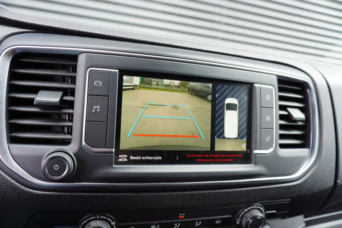 2.0 145pk L3H1 XL Apple Carplay Cruise control Parkeersensoren Airco Radio Bluetooth 3-zits