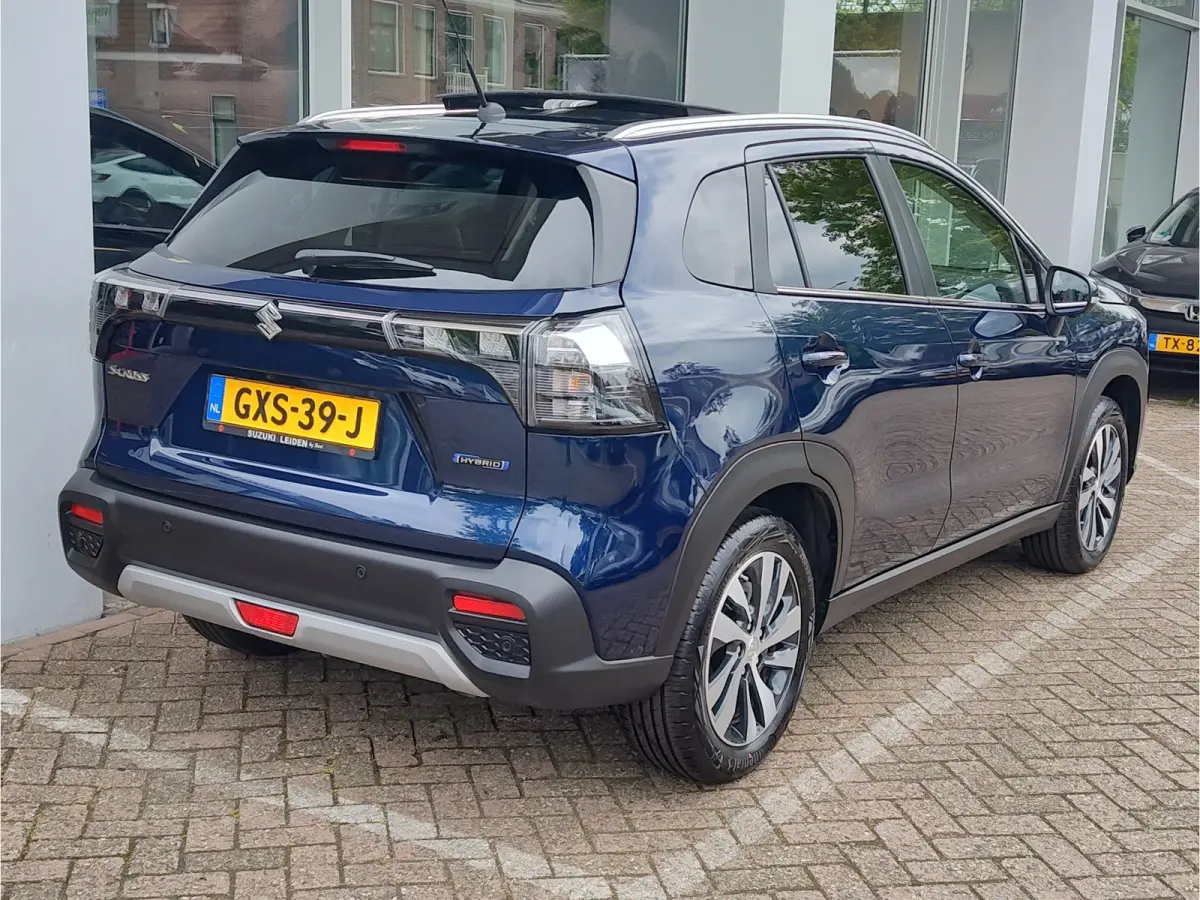 1.5 HYBRID STYLE AUTOMAAT Open dak | 360 Camera | Dodehoeksensoren