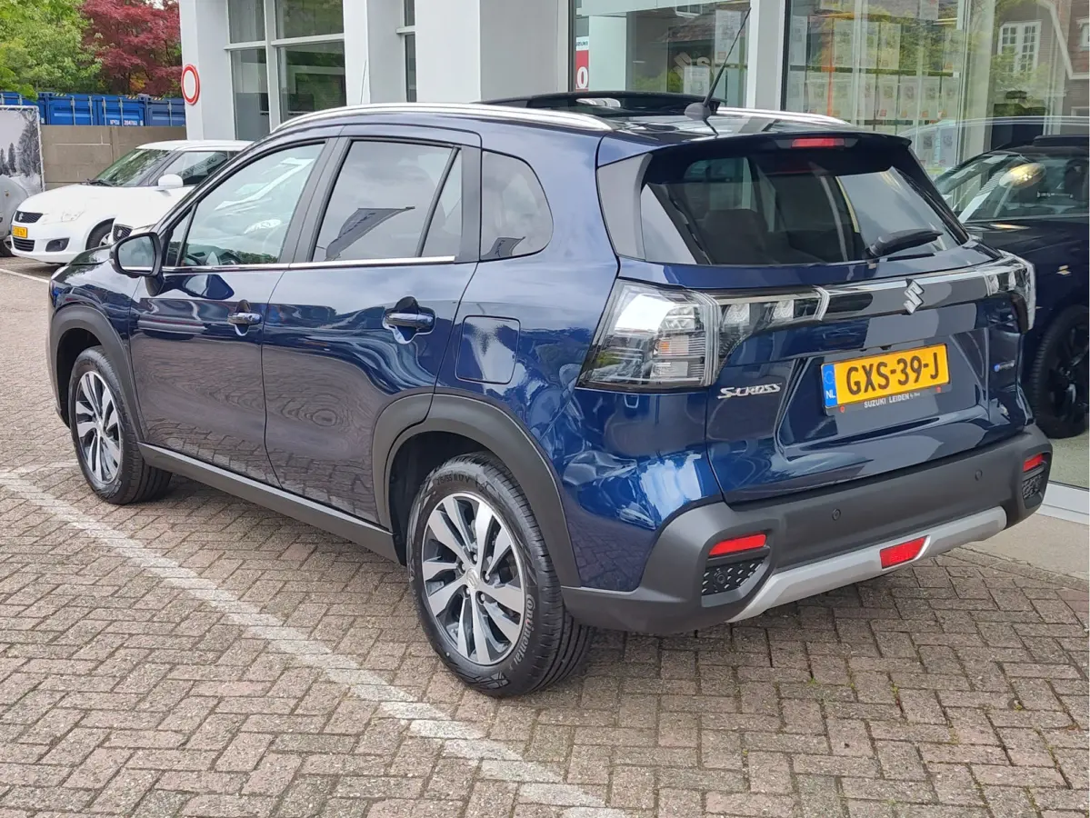 1.5 HYBRID STYLE AUTOMAAT Open dak | 360 Camera | Dodehoeksensoren