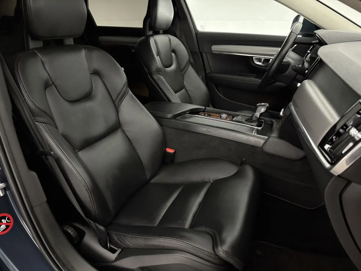 2.0 T5 90th Anniversary Edition | LPG | Virtual | Camera | Carplay | Trekhaak | Cruise | NAP