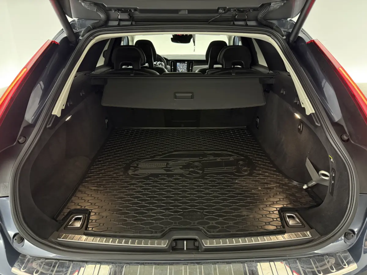 2.0 T5 90th Anniversary Edition | LPG | Virtual | Camera | Carplay | Trekhaak | Cruise | NAP