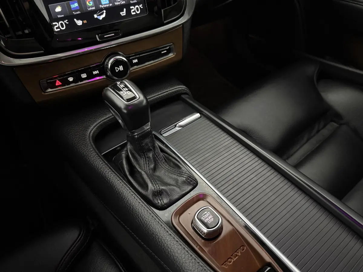 2.0 T5 90th Anniversary Edition | LPG | Virtual | Camera | Carplay | Trekhaak | Cruise | NAP