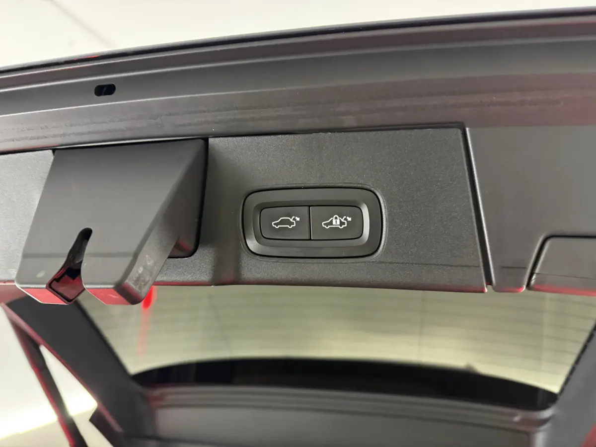 2.0 T5 90th Anniversary Edition | LPG | Virtual | Camera | Carplay | Trekhaak | Cruise | NAP
