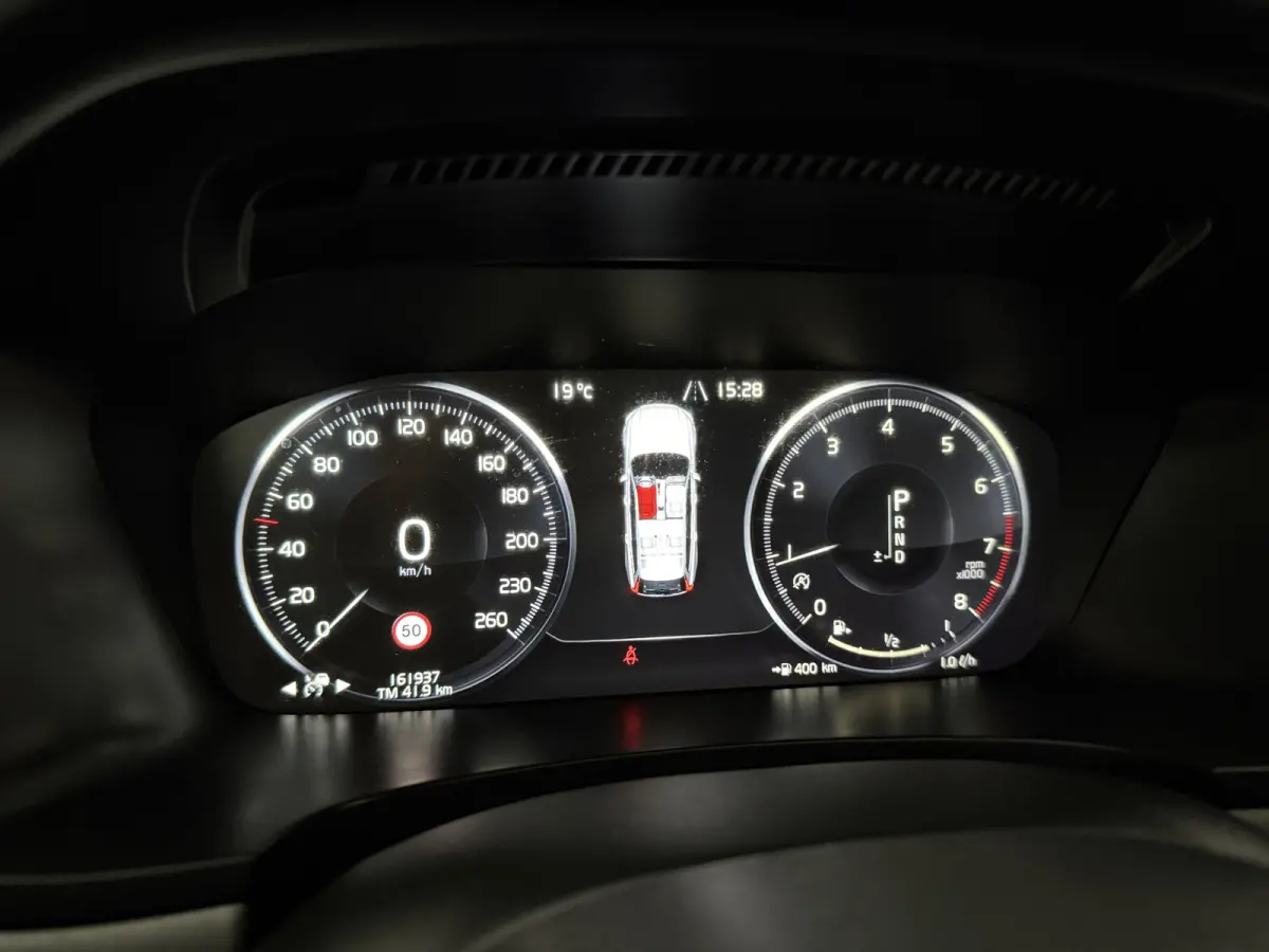 2.0 T5 90th Anniversary Edition | LPG | Virtual | Camera | Carplay | Trekhaak | Cruise | NAP