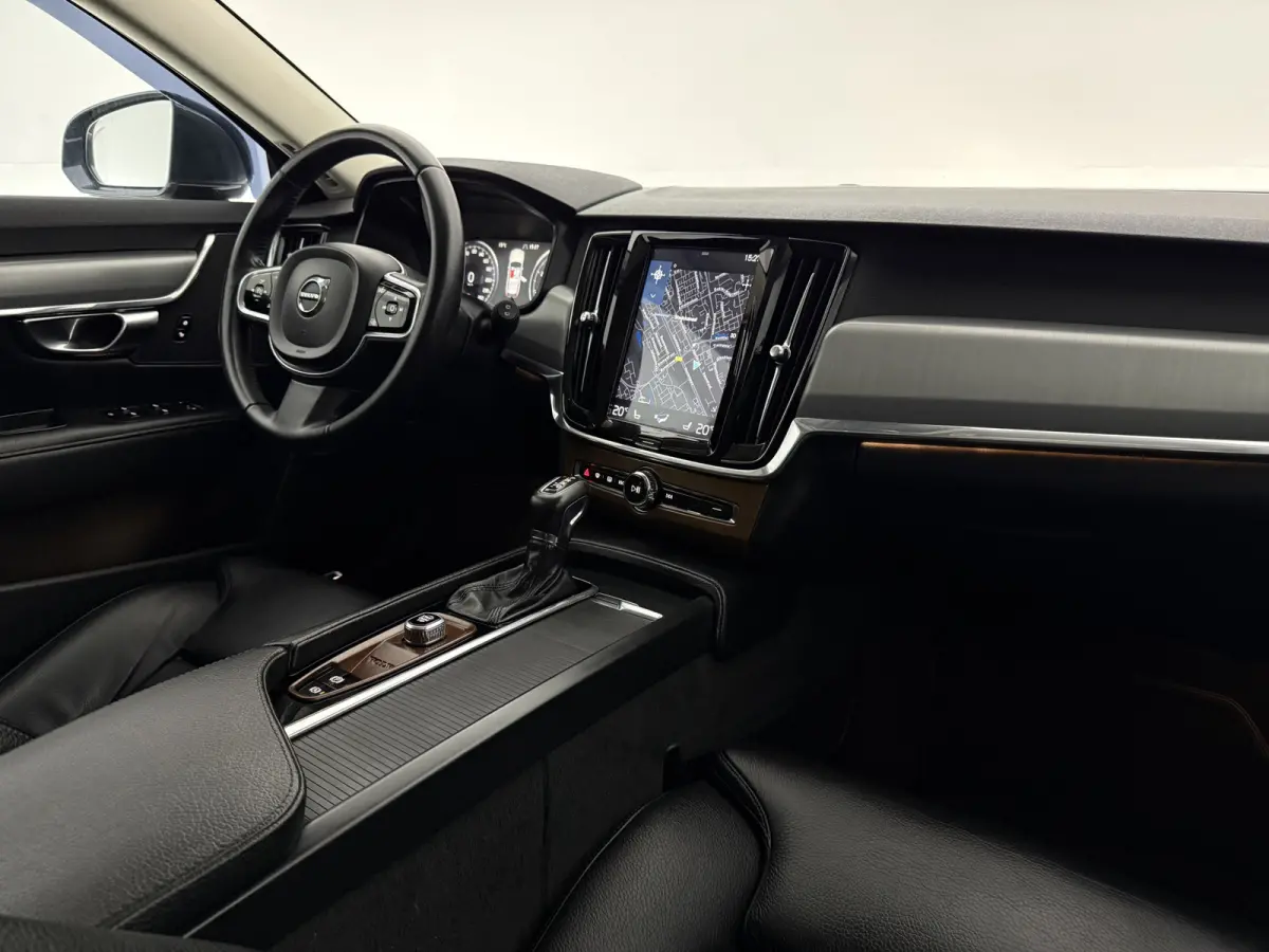 2.0 T5 90th Anniversary Edition | LPG | Virtual | Camera | Carplay | Trekhaak | Cruise | NAP